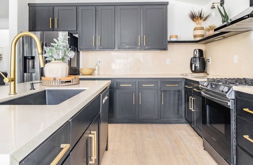 Wildomar House | Private house AND Guest House with an entertainment kitchen and backyard!
