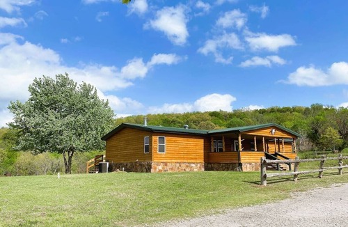 Pawhuska Cabin | Quarter Circle Cross Bunkhouse Country Living!