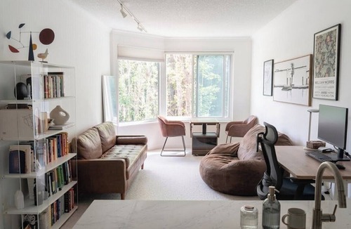 North Beach Condo | Quiet North Waterfront 1BR · WFH Setup · in-unit W/D · 24/7 Doorman, Gym, Sauna