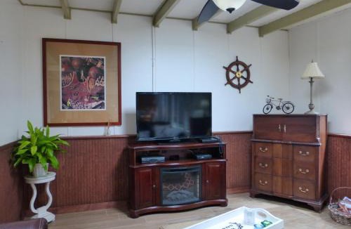 Village of La Jolla Hotel | Redwood Hollow Cottages