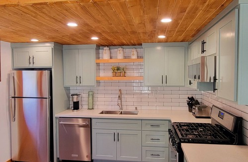 Sugarloaf Cabin | Relax & Unwind Lazy Bear's Cozy Cabin