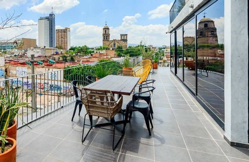 Downtown Guadalajara Apartment | Relaxing Getaway Loft w Gym Coworking 2BD