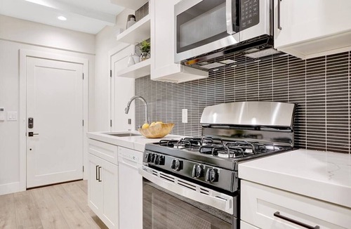 Fullerton House | Remodeled 2BR · 5 Mi to Disneyland · Fenced Yard