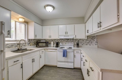 Vista Del Valle Condo | Remote Work Ready! Central Yuma Condo w/Patio
