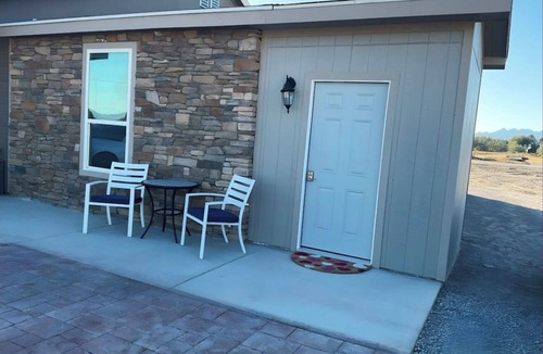 Mojave Desert House | Renovated near Death Valley,Large yard, Amenities