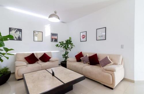 Zapopan House | Residencia Galerias Family
