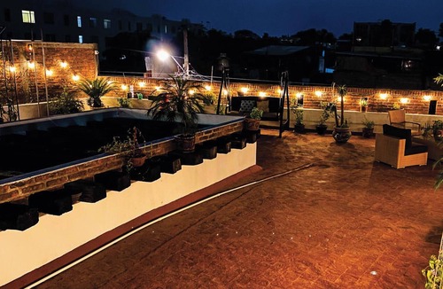 Guadalajara Apartment | Rooftop Fast Wifi Garden Washer Parián Secure