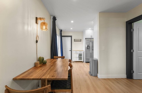 Alamitos Beach House | Rooftop Hot Tub & Fire pit - Games - BBQ - EV Charger