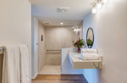 Diamond Crestview Hotel | Rooftop Ocean Views + Spa + Prime Laguna Beach Location | The Mara by AvantStay