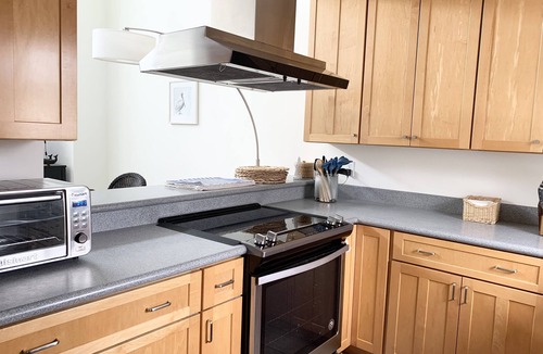 East Mesa Condo | Santa Barbara Condo-walking distance to Leadbetter Beach