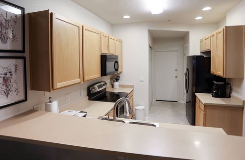 Superstition Springs Condo | Scenic views of Superstition Springs Golf Course right outside your door.