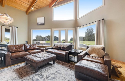 Sea Ranch House | Sea Ranch 3BR coastal retreat with private hot tub & fireplace