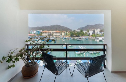 Santa Maria Huatulco Condo | Seaside Location: Beach & Marina Views Family size, 2 decks & Private Elevator!