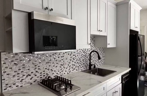 Pico - Robertson House | Serene 3-bedroom townhome in welcoming Los Angeles neighborhood