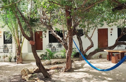 Isla Holbox Apartment | Sleeps 4, Beach 1 Block, Nature, Mini Kitchen, c5