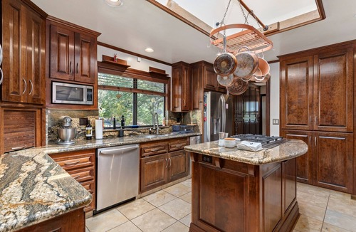 Iowa Hill House | Soulful roomy lake view in Gold Country, hot tub, 5 acres, EV