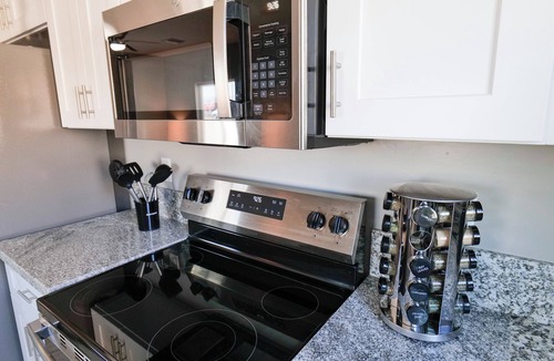 Santa Cruz Southwest House | Southwest Tucson Corner Retreat "Close to Great food and Shopping"