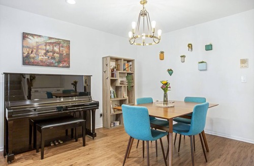 Warner Center House | Spacious 2-bedroom + office townhome in Woodland Hills