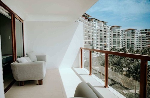 Puente del Mar Apartment | Spacious 3BR w/Terrace in La Isla Acapulco