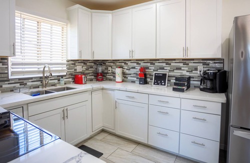 Yuma Townsite House | Spacious and Cozy Room