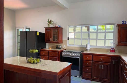 Santa Maria Tonameca House | Spacious and Sunny Beachside Oasis Stunning Views
