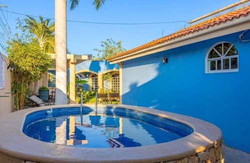 Montecarlo House | Spacious Double Bedroom | Pool, Gym & Terrace