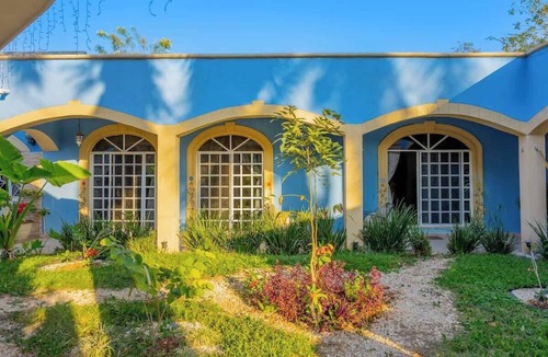 Montecarlo House | Spacious Double Bedroom | Pool, Gym & Terrace