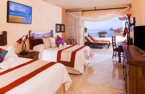 El Medano Ejidal Resort | Spend Thanksgiving in Luxury: 3Bd Presidential Penthouse on Cabo's Medano Beach