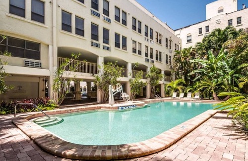 Palm Beach Condo | StepsToBeach&Dining/UrbanChicStudio