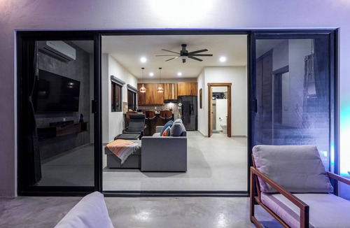 El Sargento Boat Rental | Stunning 3br/3.5ba with Private Pool, Steps from the Beach and Local Hotspots