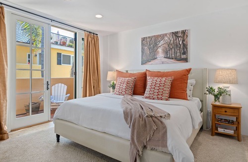 West Beach House | Stunning and Spacious Townhouse at West Beach with Private Rooftop Patio!