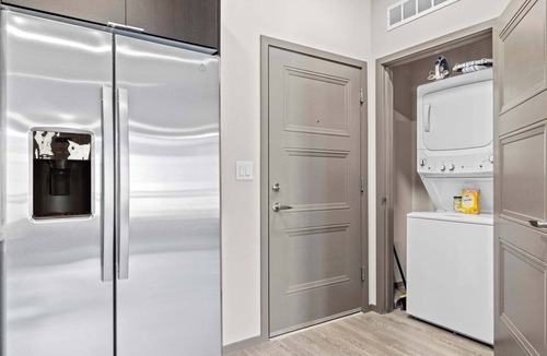 La Buena Vida Apartment | Stunning Westgate CozySuites by stadium with pool 12