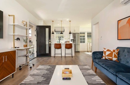 Carlson Park Apartment | Stylish 1BR Luxe Apartment in Downtown Culver City