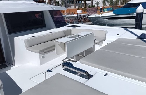 La Paz Boat Rental | Sun-Kissed Sailing in Mar de Cortez: A Baja California Sur Beach Experience