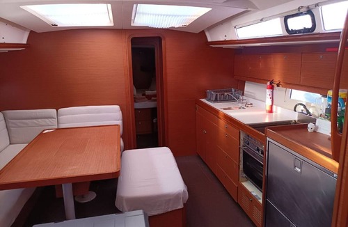 La Paz Boat Rental | Sun-Kissed Sailing in Mar de Cortez: A Baja California Sur Beach Experience