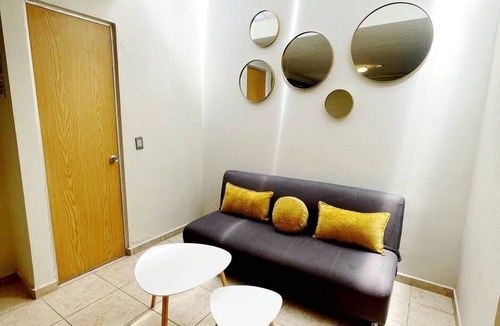 Zamora House | Super clean house with AC, equipped, amenities, desk and garage.