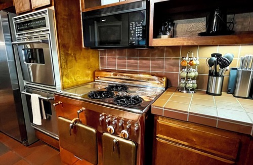 Temecula Cabin | The Black Mountain Cabin/Welcoming Temecula. Pet Friendly! Nature + Wine