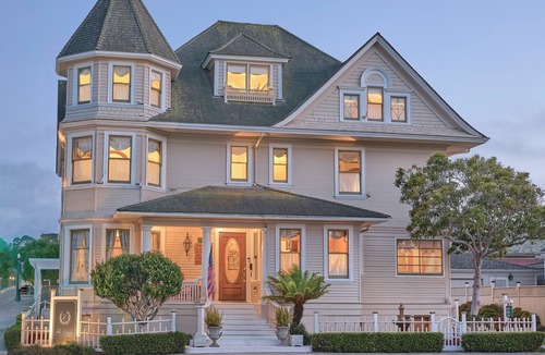 Pacific Grove Bed & Breakfast | The Charles Pacific Grove - Artfully Designed Inclusive Inn