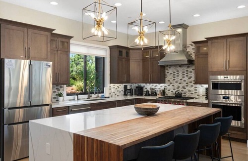 Sedona House | The Retreat at Chapel Cross – 8 King Suites w/ensuite baths, iconic views, resort-style pool/spa