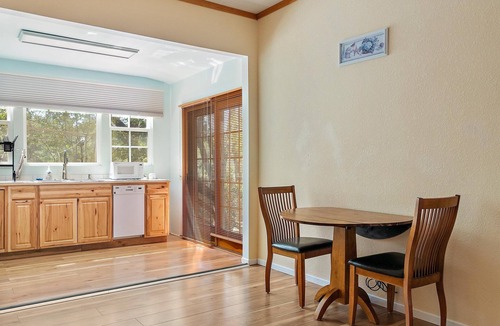Marine Terrace House | The Treetop House Pet Friendly