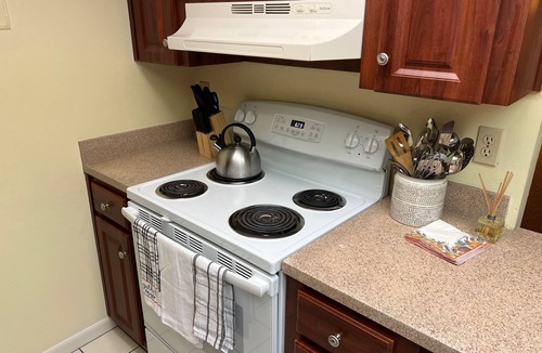 Nichols Condo | TimeOut 2! Spacious 2 bed/2bath condo, Sleeps 6, Pool!