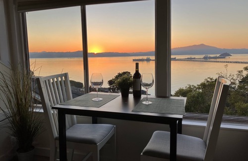 Point Richmond Apartment | Top Floor Studio with great views overlooking the San Francisco Bay