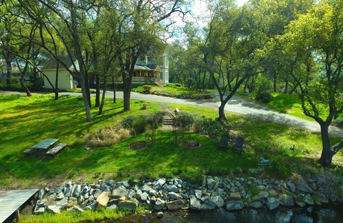 Lincoln House | Unique Experience and Stay on a Working Alpaca Ranch.