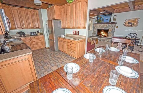 South Lake Tahoe Cabin | Upgraded Tahoe Cabin - Close to Heavenly, Large Fenced Yard and Private Hot Tub- 3542B~