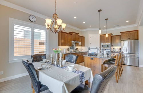 Sunset House | Vacation home just 3 minutes to Sacramento River
