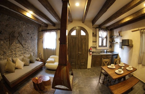 Santeagueda Apartment | Vecchia Luna: Boutique Ground Floor, Val'Quirico.