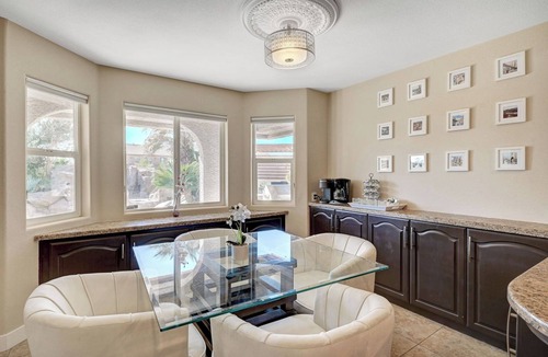 Spring Valley Villa | Vegas Mansion - Pool, Spa, Gym - 12 mins to Strip