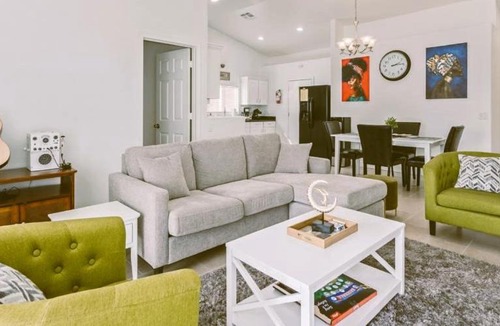 Maryvale House | Vernon House 4BR Furnished Phoenix Home for Extended Stays