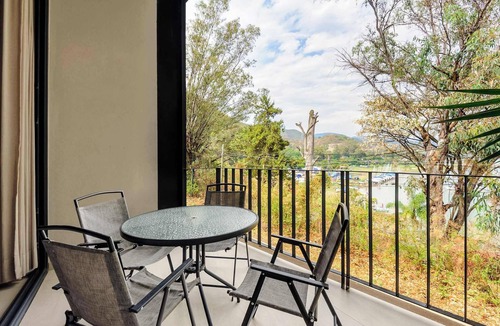 El Santuario Apartment | Villa del Carmen | Lakeview Terrace Retreat