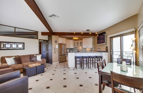 San Diego Condo | Villa on the Bay | 1BR Bayfront in Mission Beach